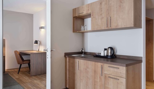 Estudio, 1 cama de matrimonio grande, cocina básica