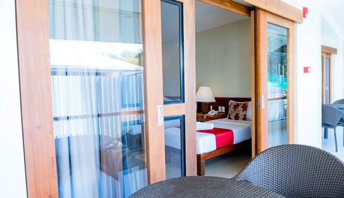 Habitación superior, vistas al jardín