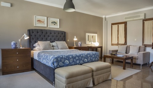 Executive Suite (Partial Harbor View no 111)