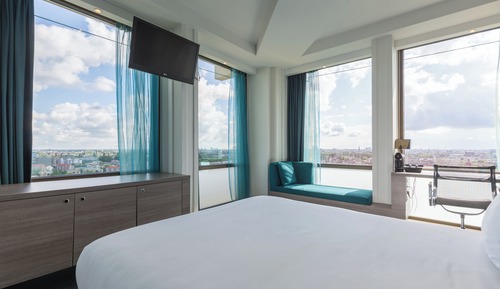 Deluxe Queen Room Corner View