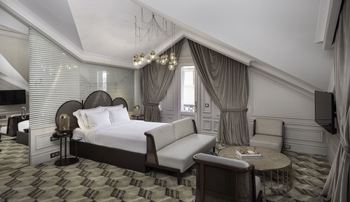 Chalet Penthouse Suite (Annex Building)