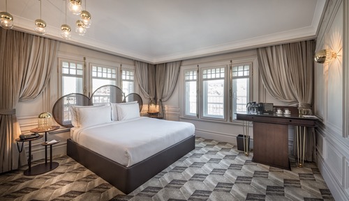 Landmark Penthouse Suite