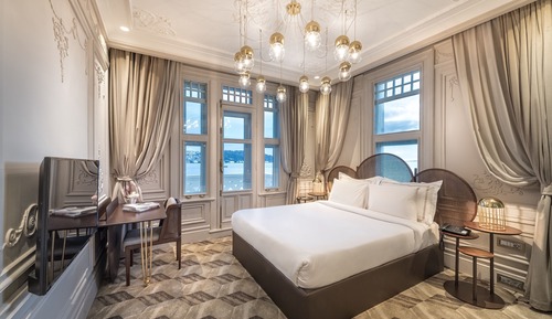 Superior Bosphorus Room