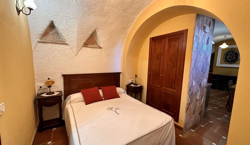 Cueva Estudio romántica con terraza, chimenea