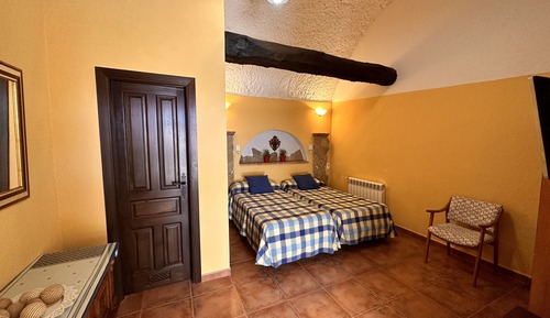 Habitación tradicional con 2 camas individuales