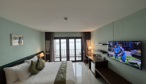 Deluxe River View Double Room