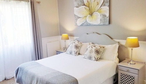 Luxury Suite with Private Balcony (4)
