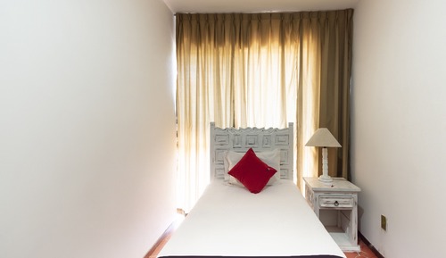 Apartamento Deluxe, 2 habitaciones, cocina básica, en una planta alta