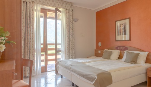 Habitación doble, vistas a la montaña