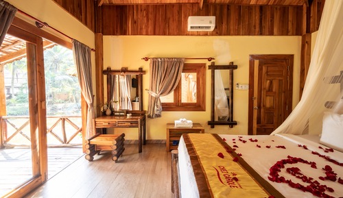 Bungalow Deluxe, 1 cama de matrimonio, vistas al río