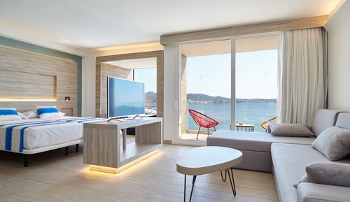 Suite estudio, bañera de hidromasaje, vistas al mar