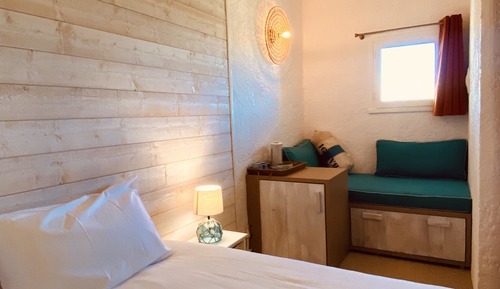 Habitación familiar doble, vistas al mar, entresuelo