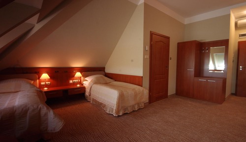 Habitación Confort con 1 cama doble o 2 individuales