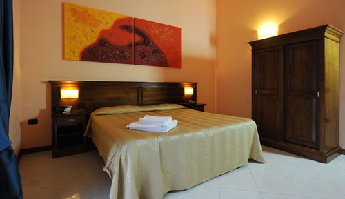 Habitación estándar con 1 cama doble o 2 individuales