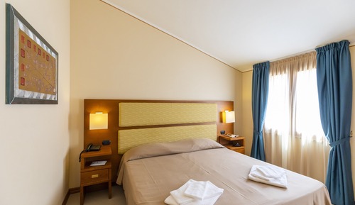 Habitación económica con 1 cama doble o 2 individuales