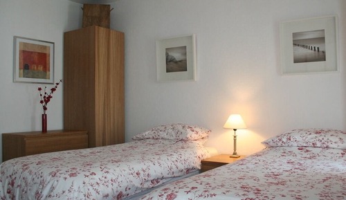 Habitación estándar con 2 camas individuales, baño privado