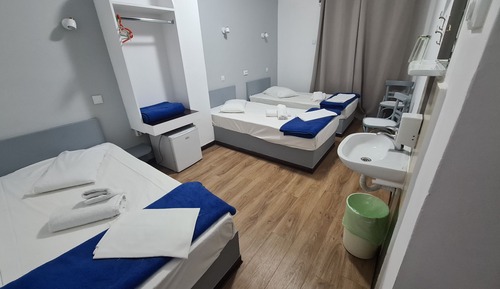 Habitación triple estándar, baño compartido