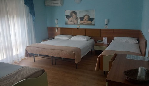Habitación cuádruple básica