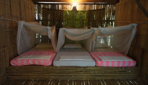 Habitación triple (Long House)