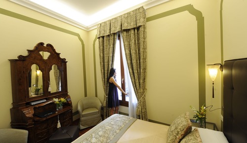 Habitación clásica con 1 cama doble o 2 individuales