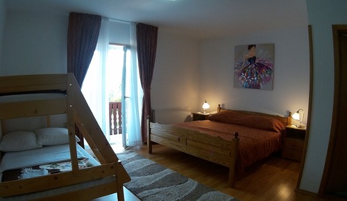 Habitación familiar, balcón