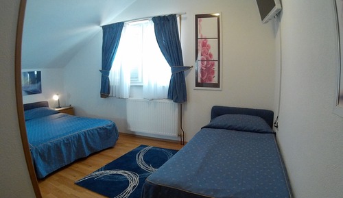 Habitación triple, balcón