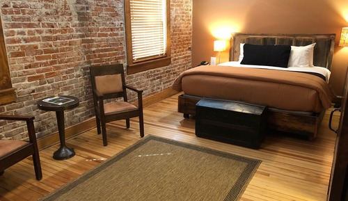 Habitación doble, baño privado, vistas al río (Room 29)