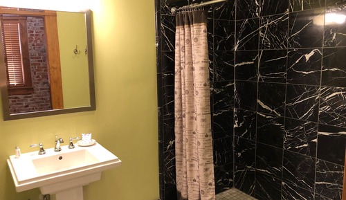 Habitación doble, baño privado, vistas al río (Room 27)