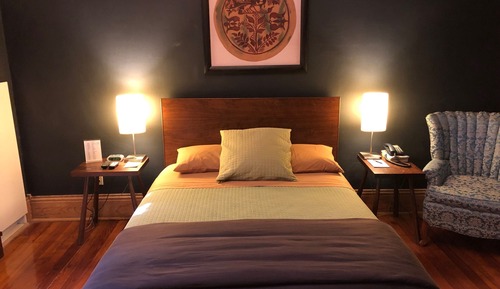Habitación doble, baño privado, vistas al parque (Room 16)
