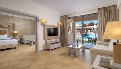 Luxury Suite, Direct Pool Access