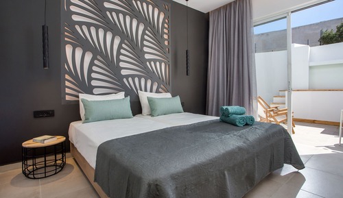 Suite estudio junior, vistas a la piscina