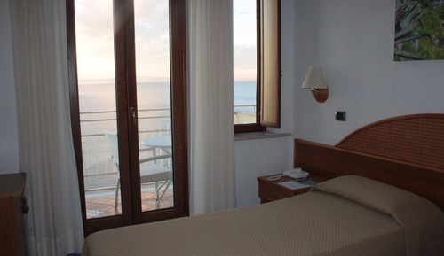 Habitación individual, balcón, vistas al mar