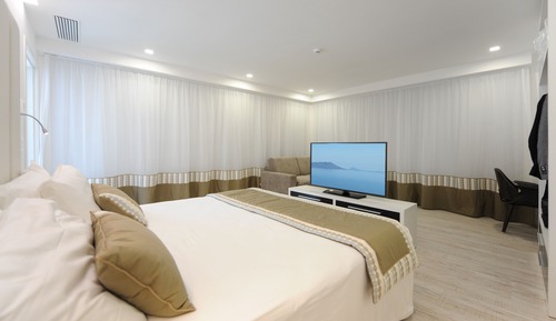 Suite Deluxe, terraza, vistas parciales al mar