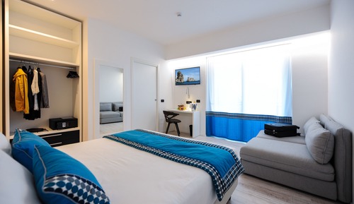 Habitación triple superior (Free Beach access,umbrella,deckchair)
