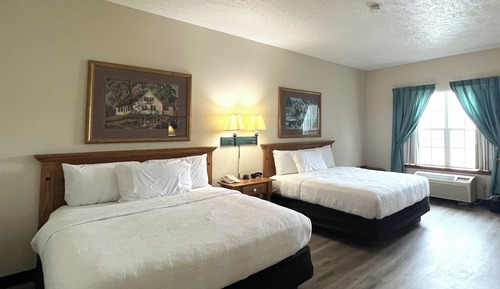 2 Queen Beds