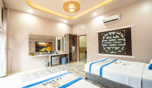 Habitación triple Premium, vistas a la piscina