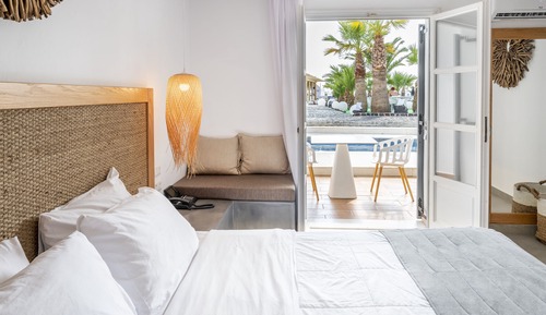 Junior Suite with sharing pool