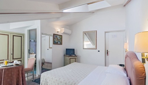Habitación doble (attic)