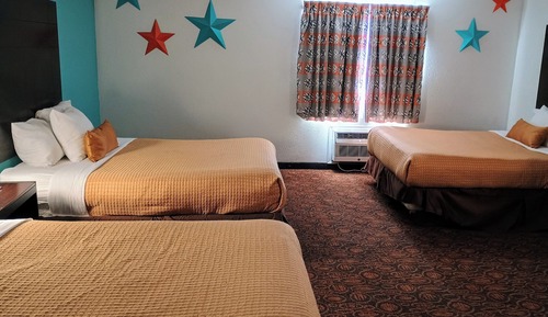 Habitación Deluxe, varias camas, no fumadores (Interior Corridor)