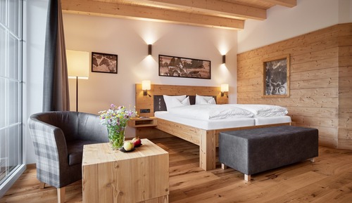 Habitación Confort doble, 1 cama doble, terraza, vistas al jardín