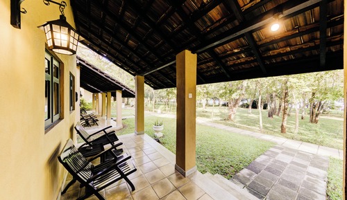 Deluxe King Lake View - 15% on F&B, 10% on Spa