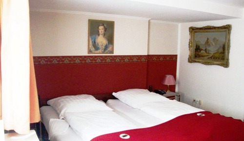 Habitación económica doble, baño privado (im Untergeschoss )