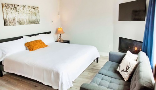 Estudio superior, 1 cama de matrimonio grande, chimenea, vistas al campo de golf