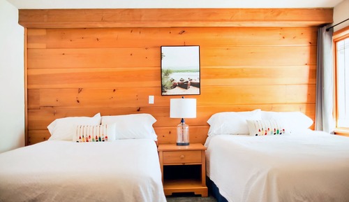 Suite Deluxe, varias camas, cocina básica, vistas al lago