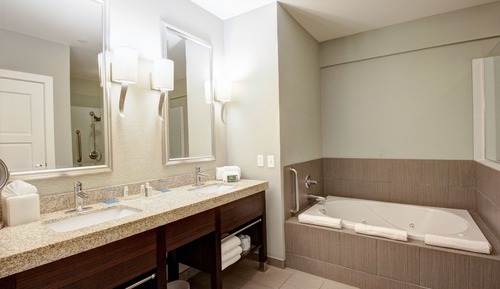 Suite, 1 habitación, bañera accesible, balcón (Jetted Tub)