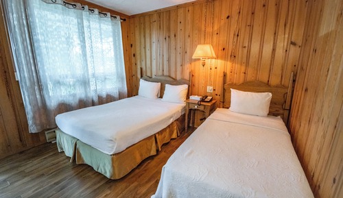 Habitación básica con 1 cama doble o 2 individuales