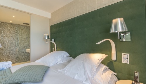 Premium Room