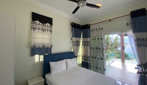 Habitación superior con 1 cama doble o 2 individuales