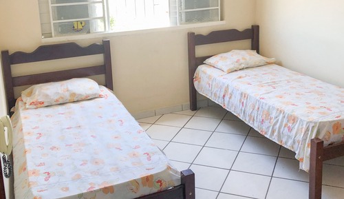 Habitación con 2 camas individuales