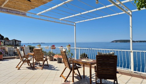 Apartamento (One-Bedroom Apartment with View)